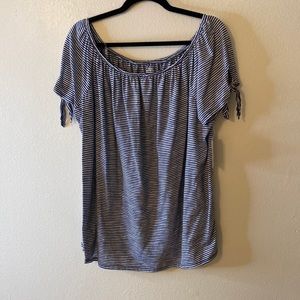 St. John’s Bay Navy & White Top XL